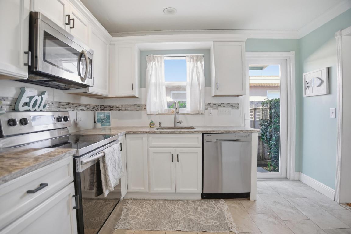 LAKE WORTH TOWN OF - Residential Lease