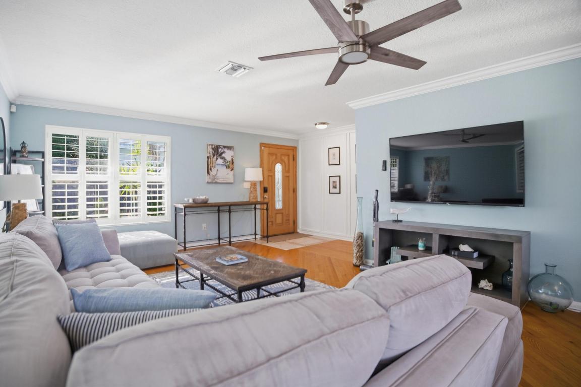 LAKE WORTH TOWN OF - Residential Lease