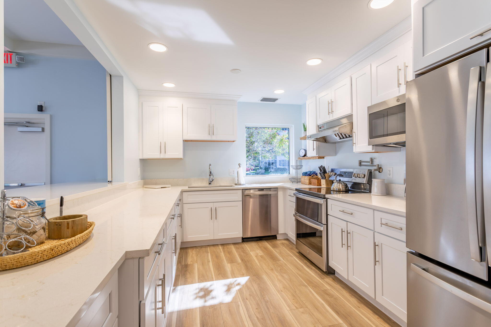 TROPIC BAY CONDO - Residential