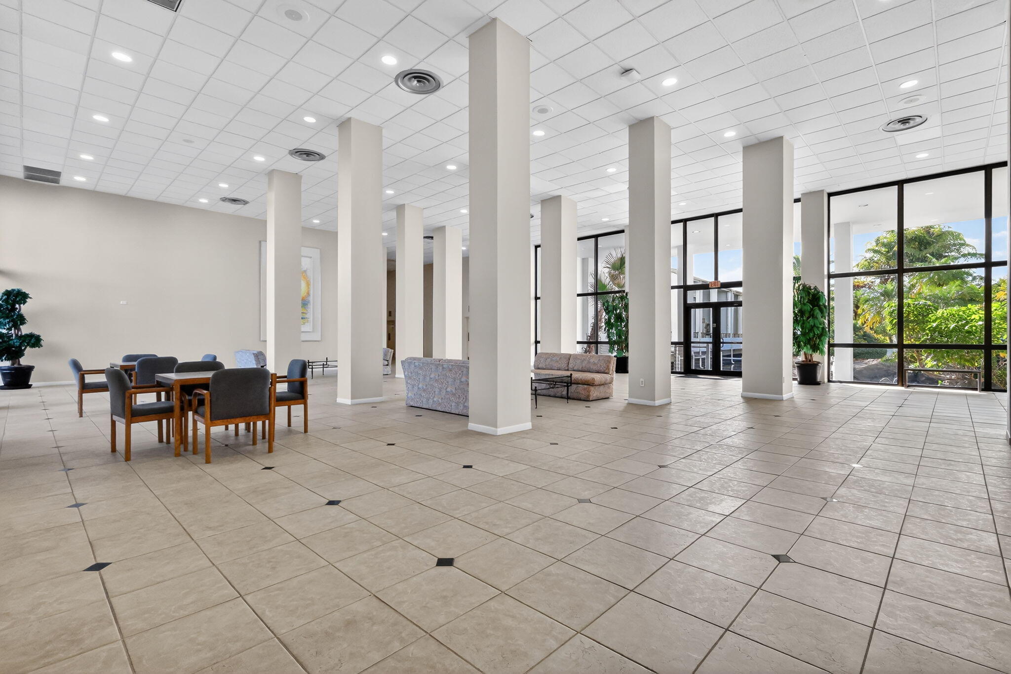 MAYFAIR HOUSE CONDO - Residential