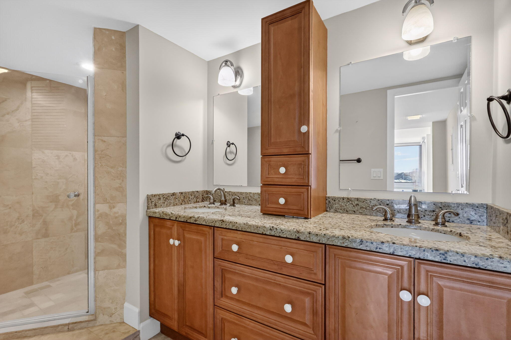 MAYFAIR HOUSE CONDO - Residential