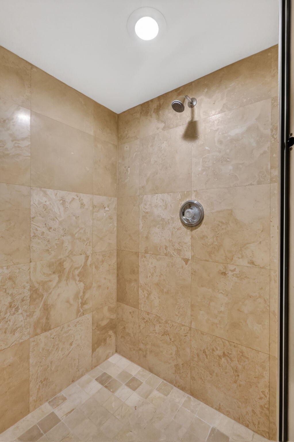 MAYFAIR HOUSE CONDO - Residential