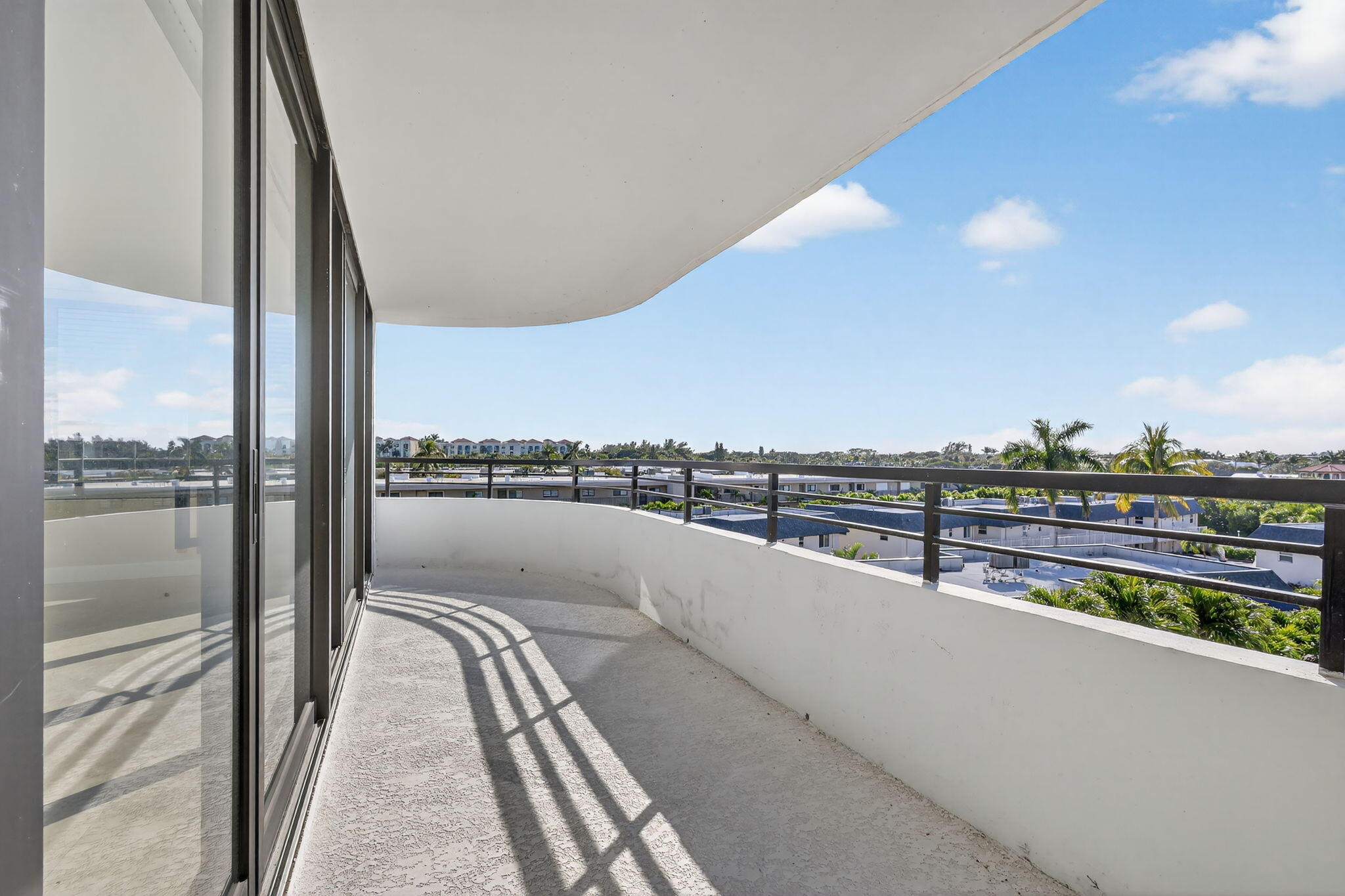 MAYFAIR HOUSE CONDO - Residential