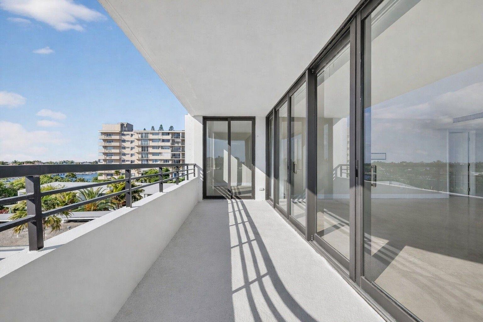 MAYFAIR HOUSE CONDO - Residential