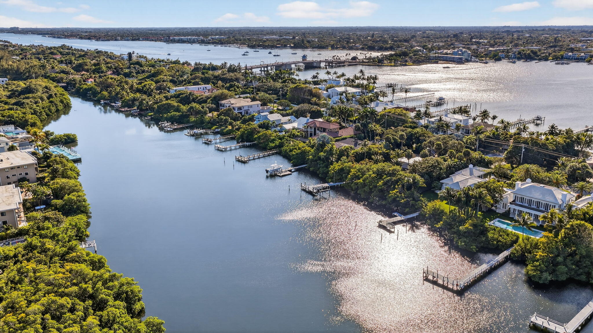 MAYFAIR HOUSE CONDO - Residential