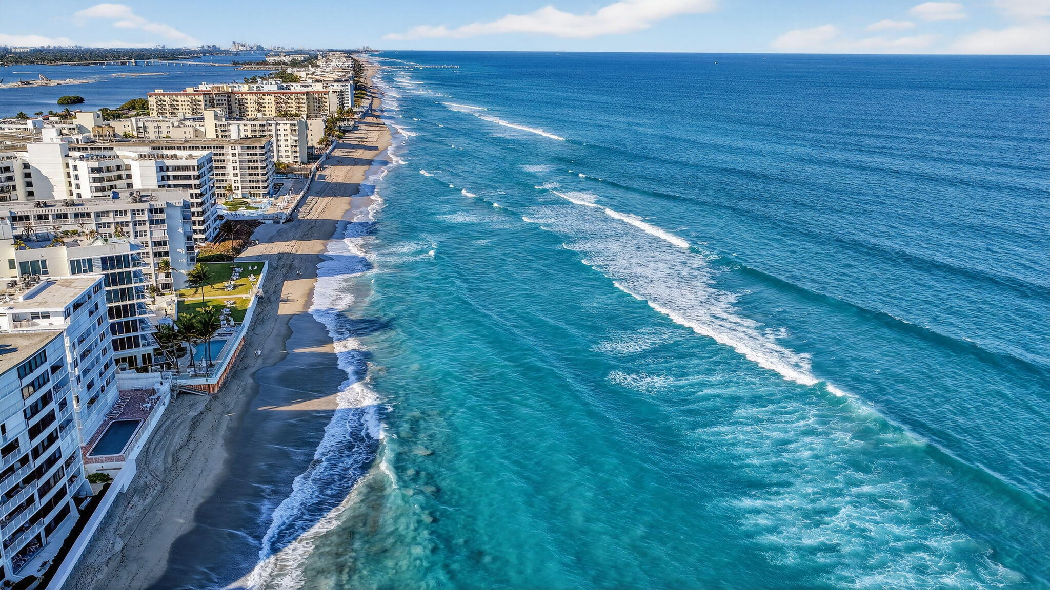 MAYFAIR HOUSE CONDO - Residential