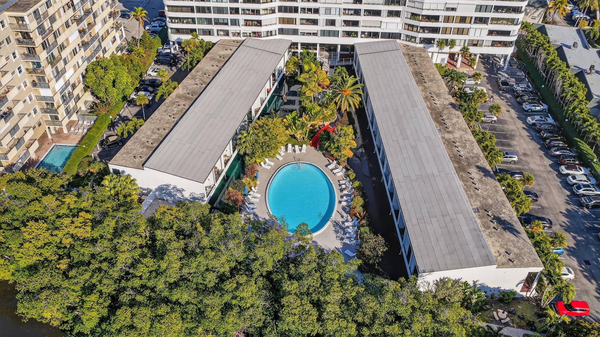 MAYFAIR HOUSE CONDO - Residential