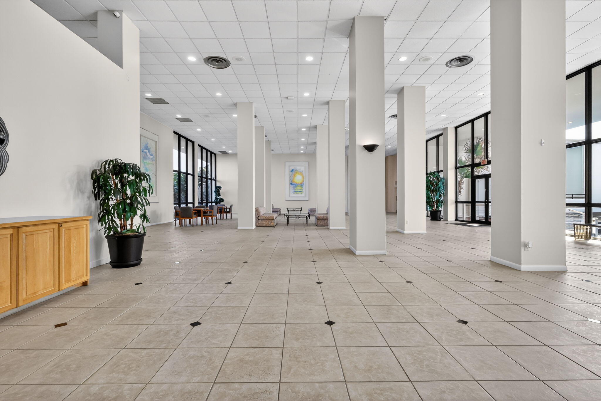 MAYFAIR HOUSE CONDO - Residential