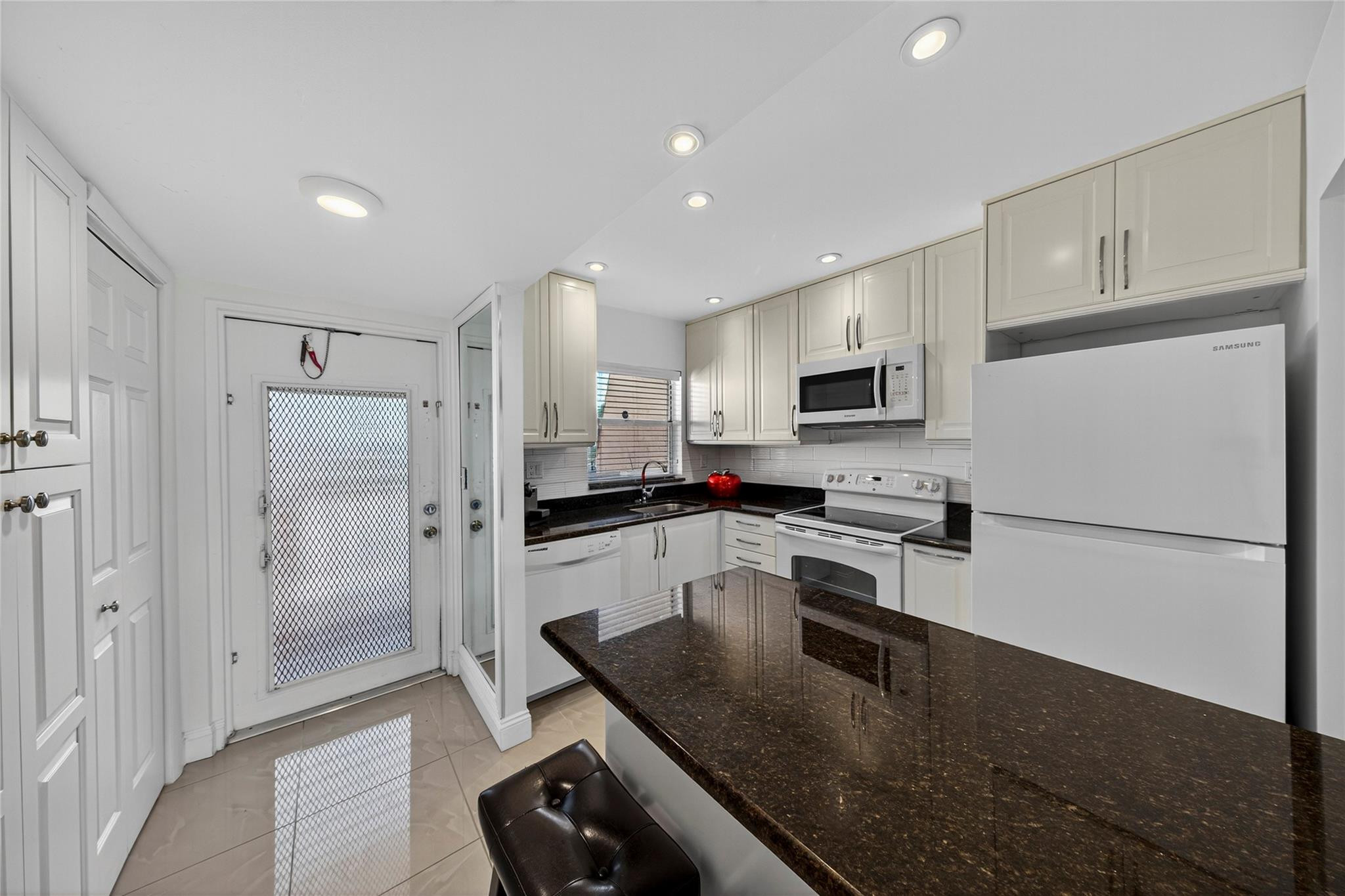 SUNRISE LAKES PHASE 3 - Residential