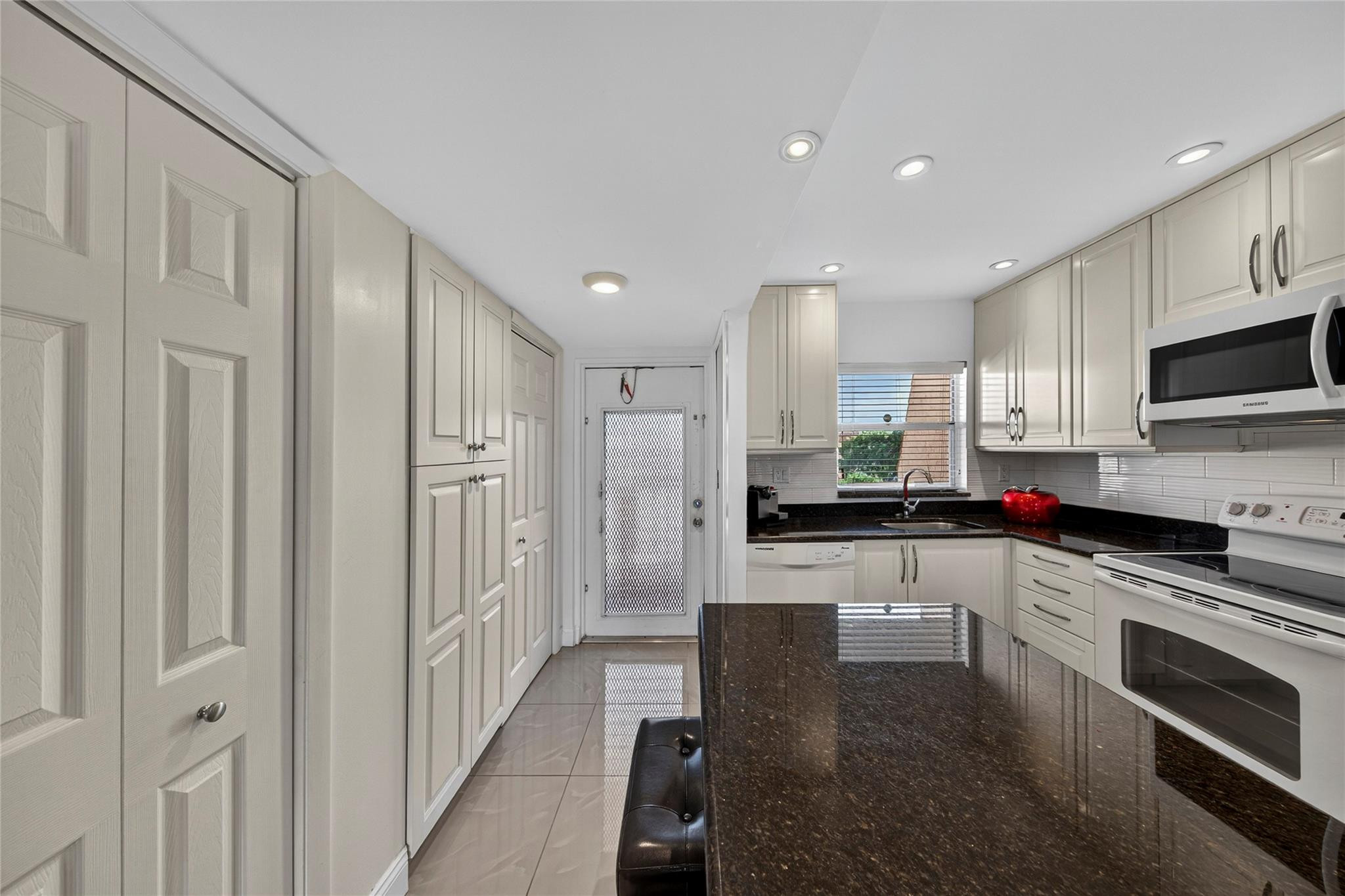 SUNRISE LAKES PHASE 3 - Residential