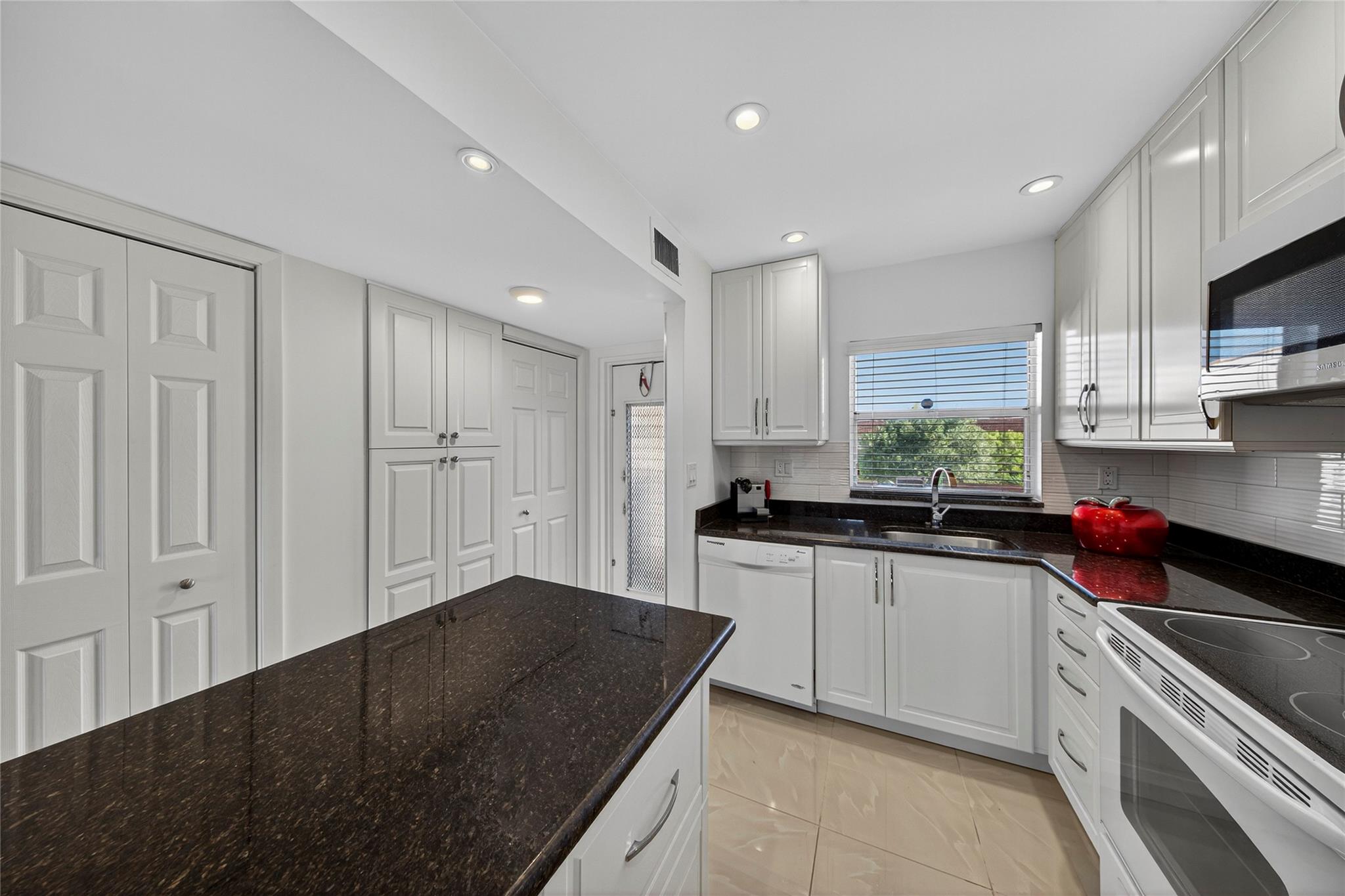 SUNRISE LAKES PHASE 3 - Residential