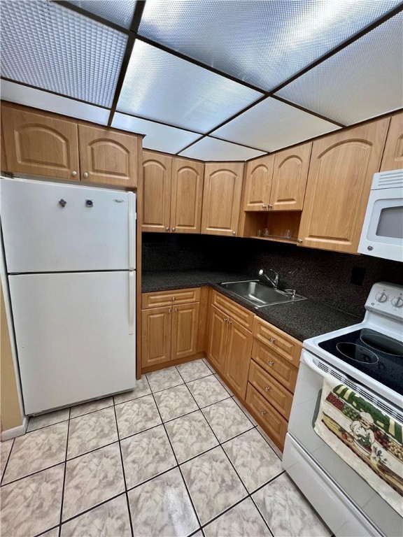 SUNRISE LAKES PHASE 3 - Residential