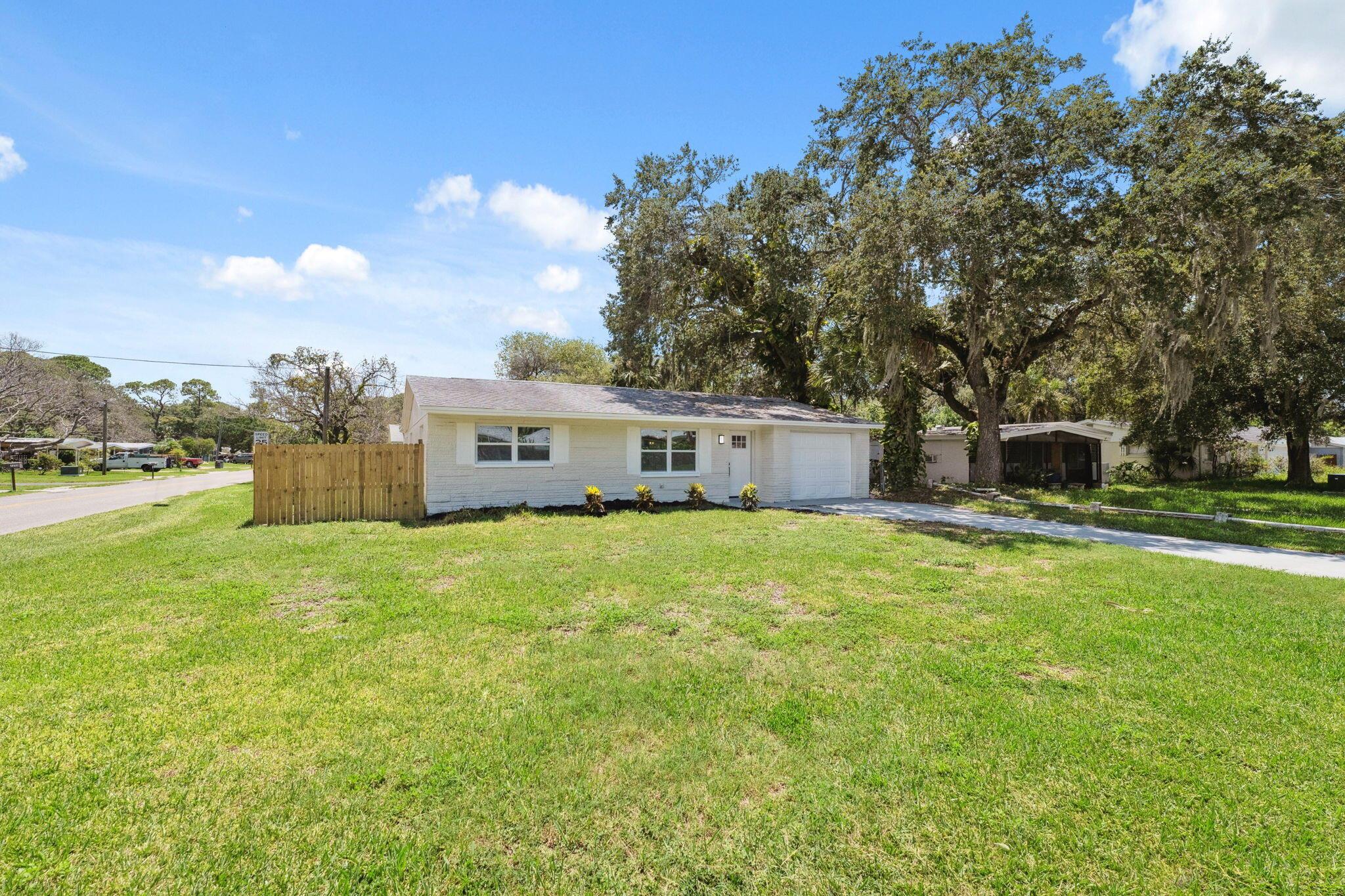 JERIVERNE PLAZA PB 6 PG 5 - Residential Lease