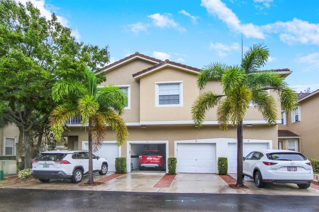 Photo of 108 Lighthouse Circle #B, Tequesta, FL 33469 (MLS # R10834081)