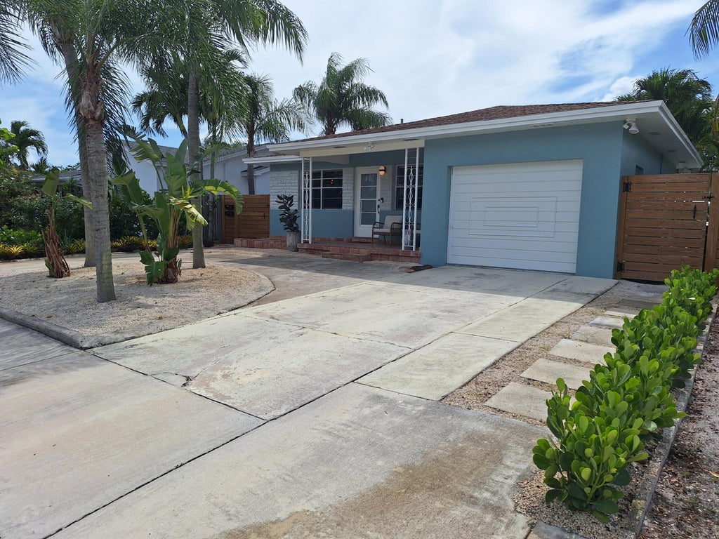 Photo of 705 N M Street #1, Lake Worth Beach, FL 33460 (MLS # R11011083)