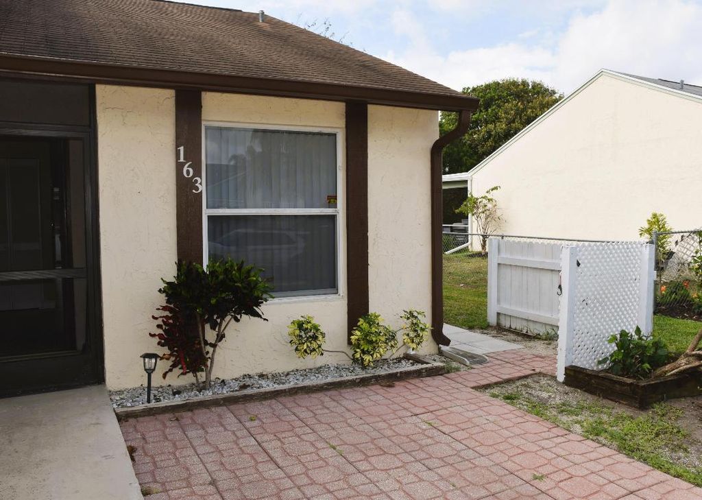 Photo of 163 Pinewood Court, Jupiter, FL 33458 (MLS # R11069057)