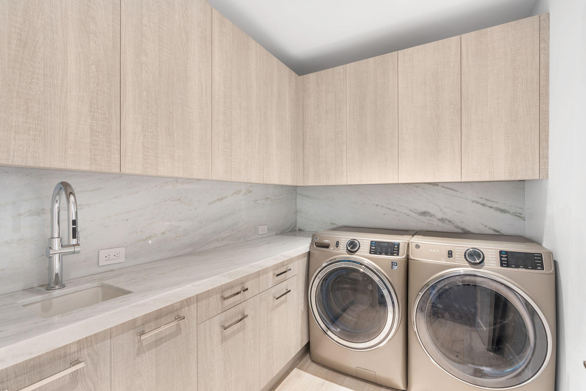 MANANA ESTATES - Residential