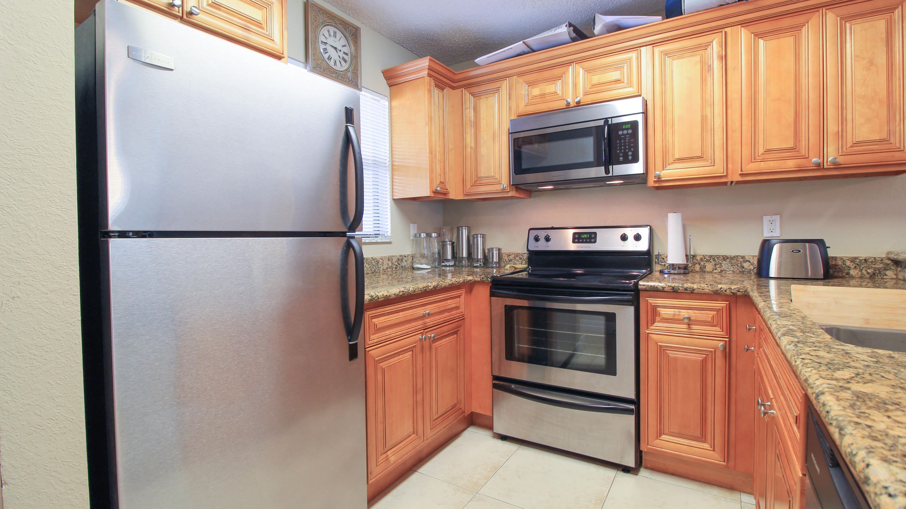 PALM BEACH PLACE CONDO - Residential Lease