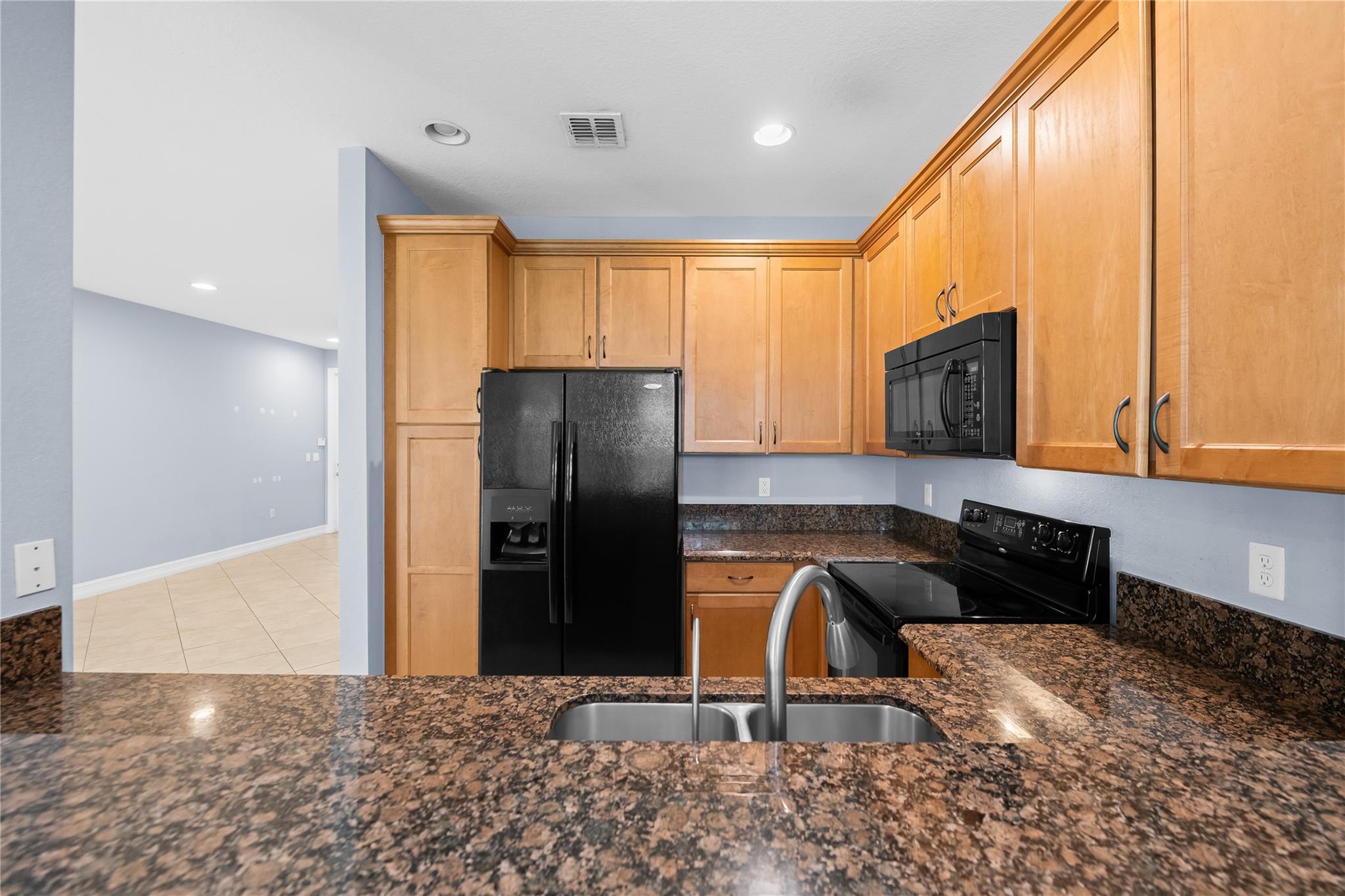 PARKLAND VILLAGE REPLAT 1 - Residential Lease