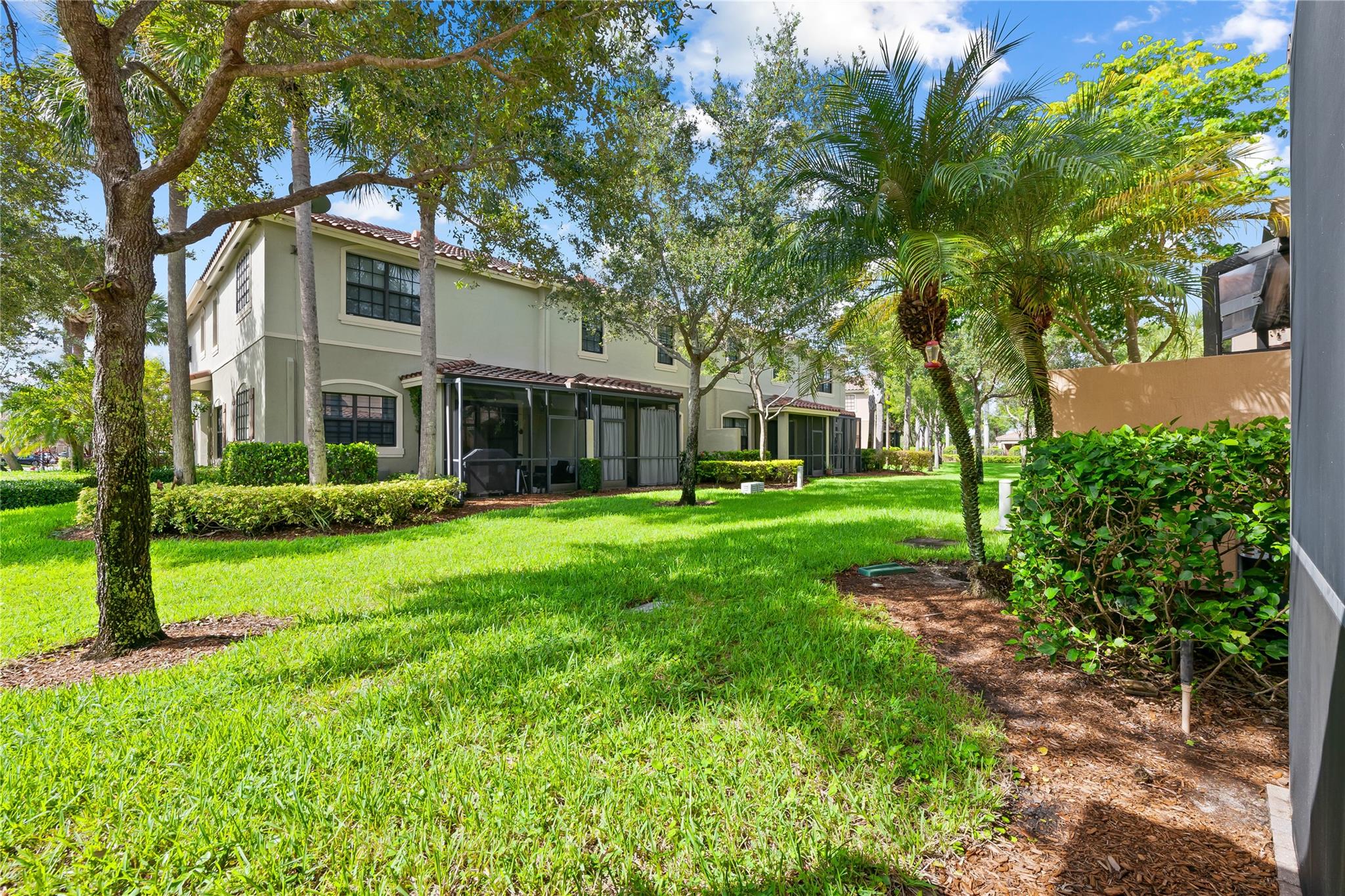 PARKLAND VILLAGE REPLAT 1 - Residential Lease