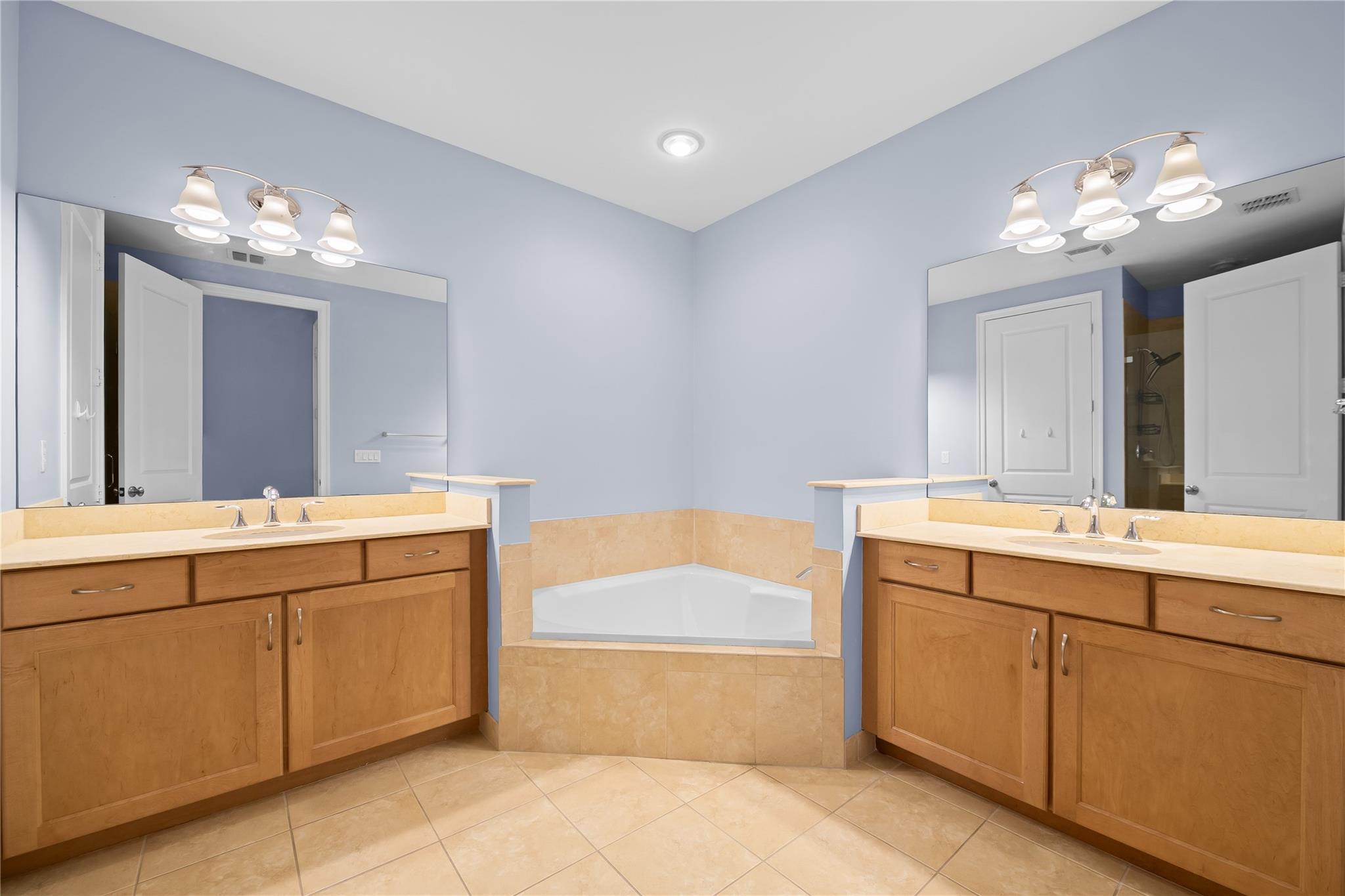 PARKLAND VILLAGE REPLAT 1 - Residential Lease