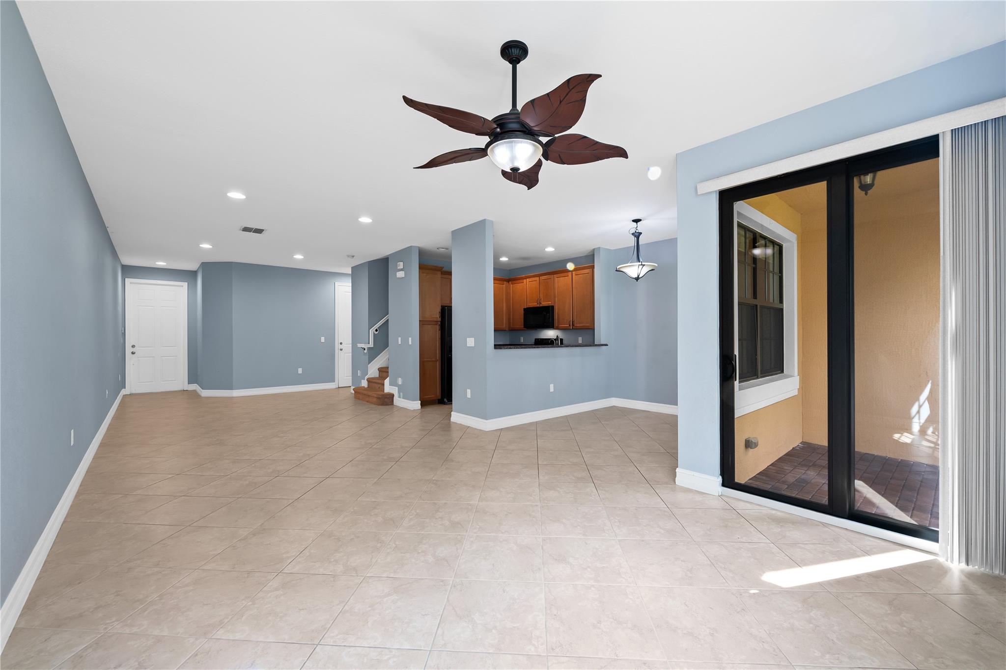 PARKLAND VILLAGE REPLAT 1 - Residential Lease