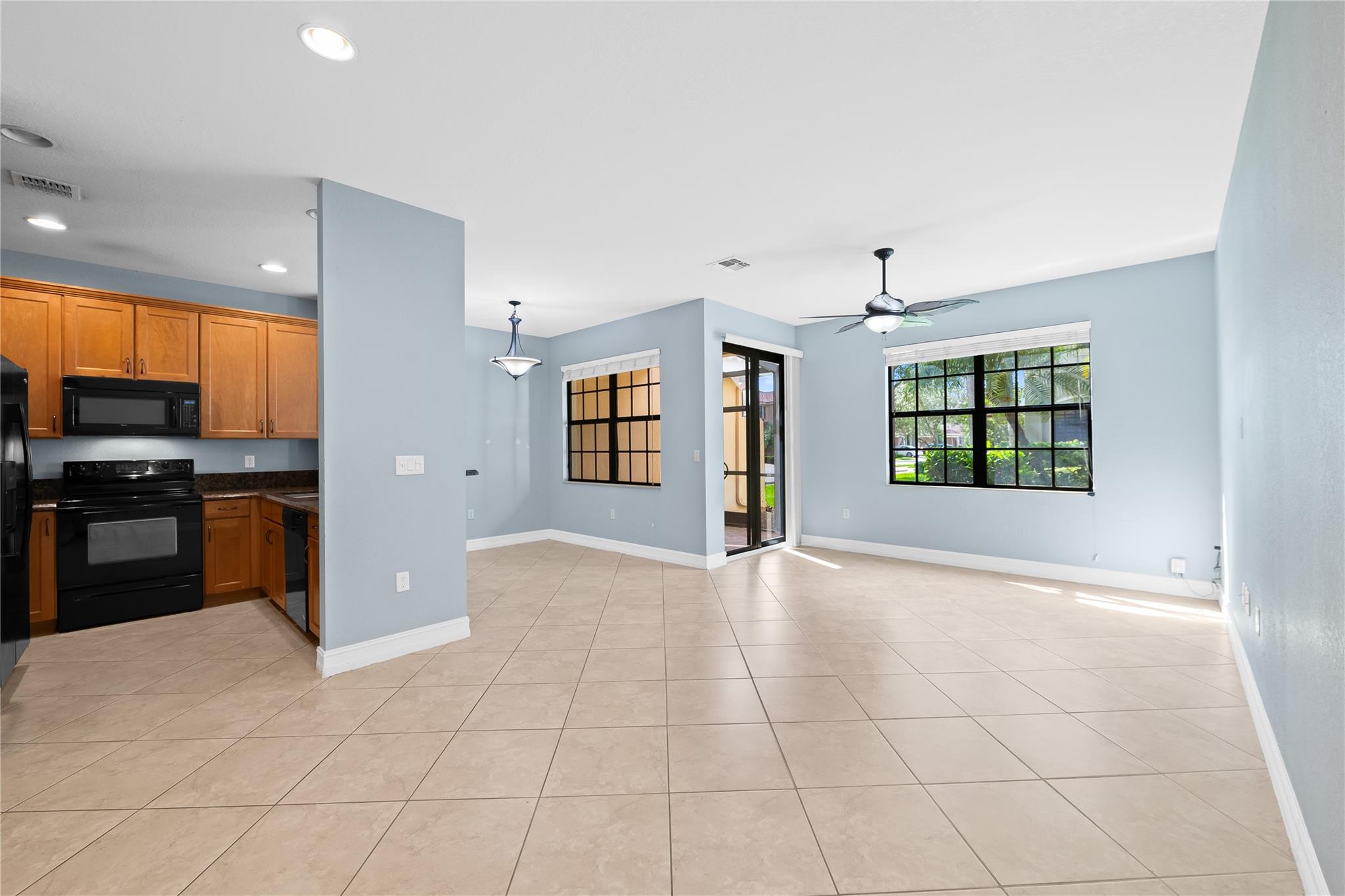 PARKLAND VILLAGE REPLAT 1 - Residential Lease