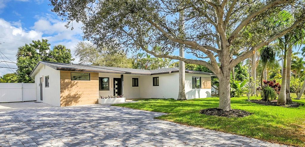 Photo of 1257 NW 4th Street, Boca Raton, FL 33486 (MLS # B26013765)