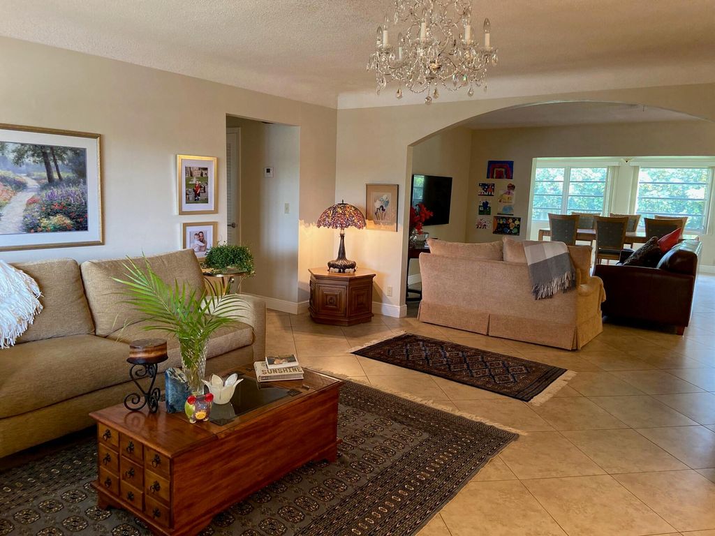 Photo of 1270 SW 8th Street, Boca Raton, FL 33486 (MLS # R11092757)