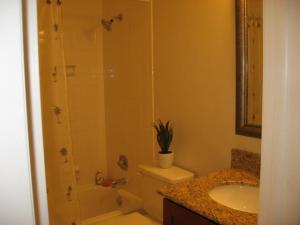 PALM GREENS AT VILLA DEL RAY CONDO II - Residential