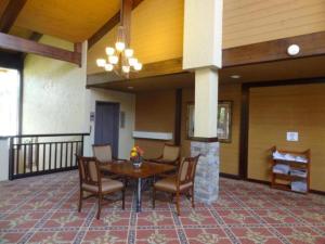 PALM GREENS AT VILLA DEL RAY CONDO II - Residential