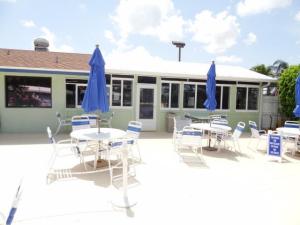 PALM GREENS AT VILLA DEL RAY CONDO II - Residential