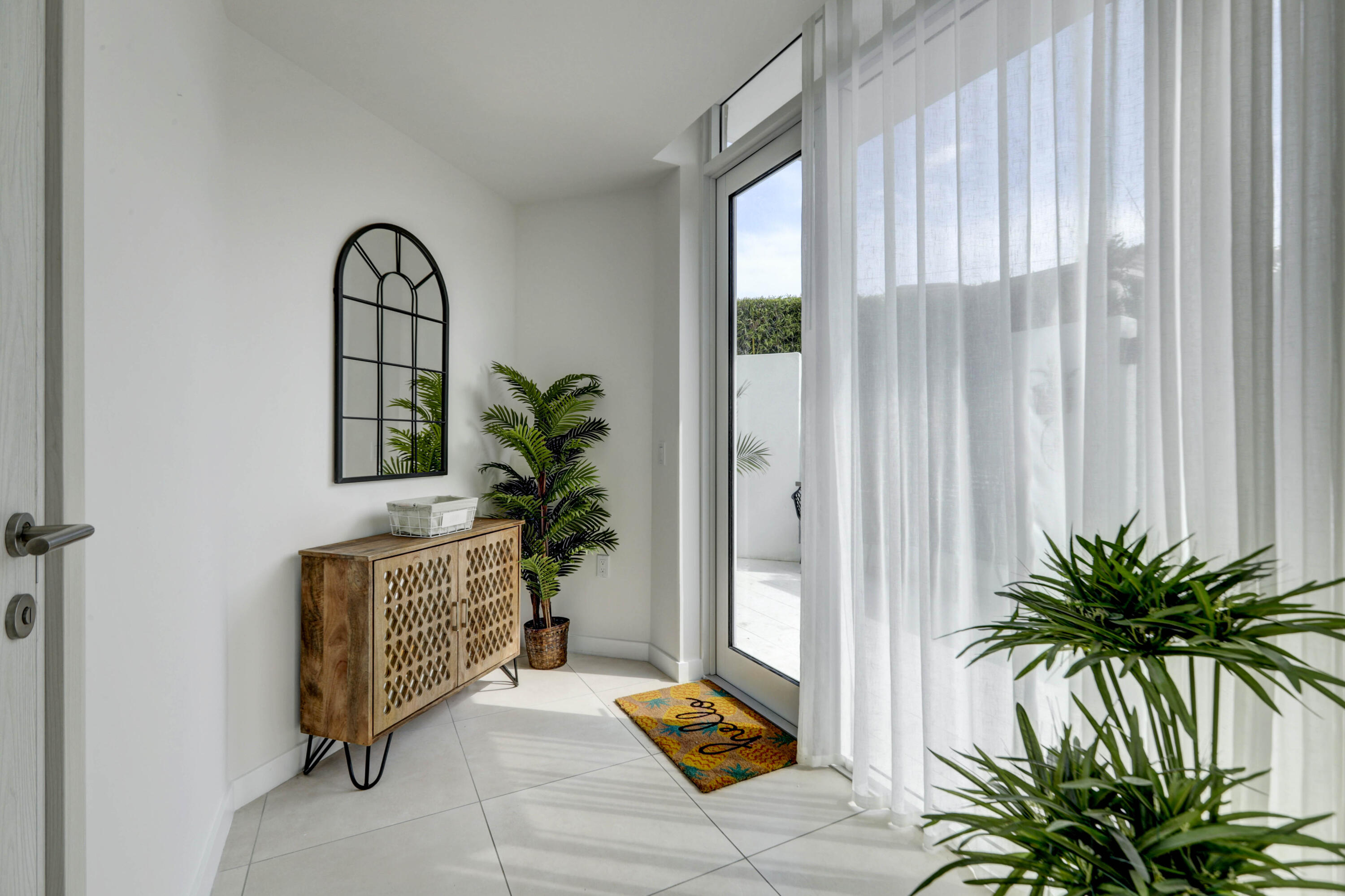 401 N Birch Road Th3