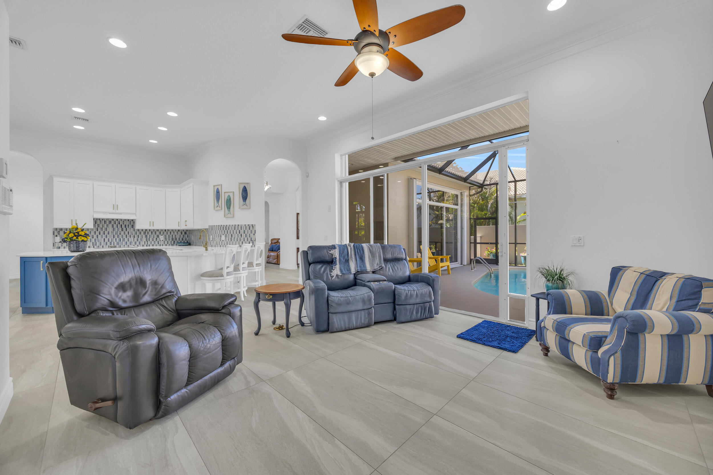 ''''''ISLAND CLUB RIVERSIDE, PHASES V & VI'''''' - Residential