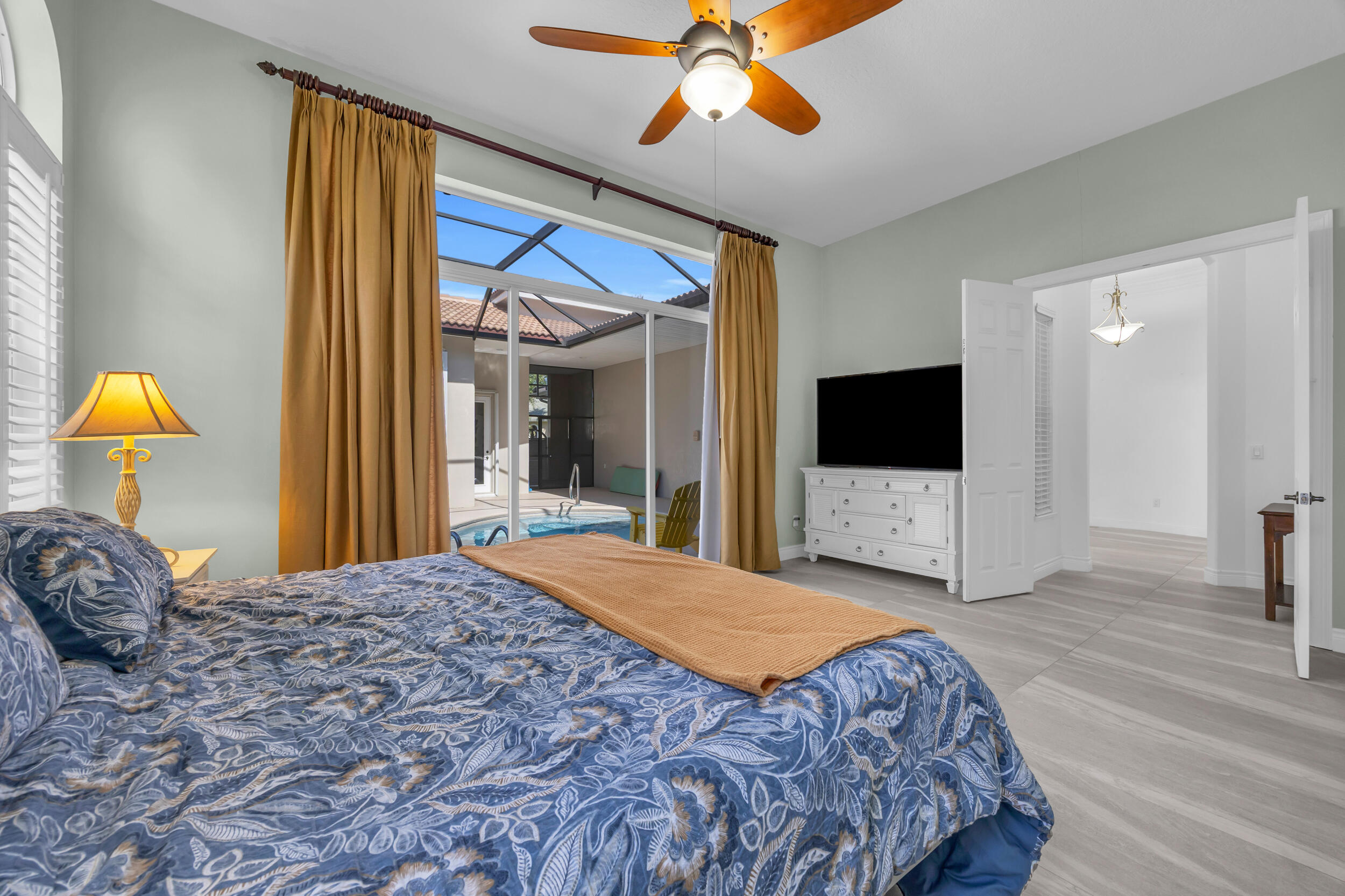 ''''''ISLAND CLUB RIVERSIDE, PHASES V & VI'''''' - Residential