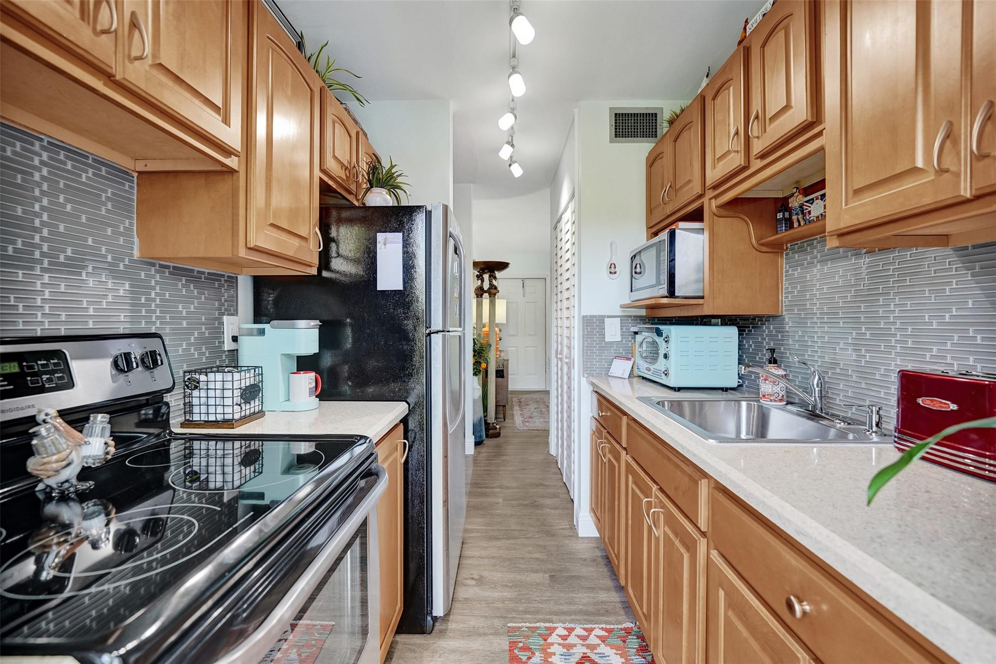 Cliff Lake Villas - Residential