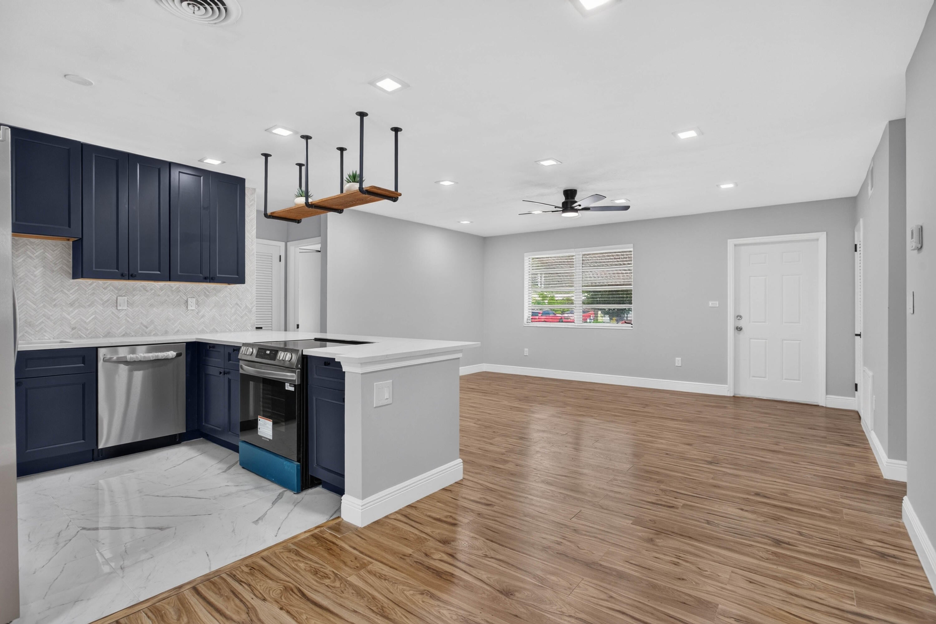 1624 NE 31ST Court