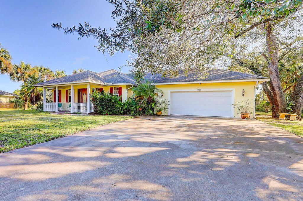 Photo of 1707 SW Leafy Road, Port Saint Lucie, FL 34953 (MLS # R10840901)