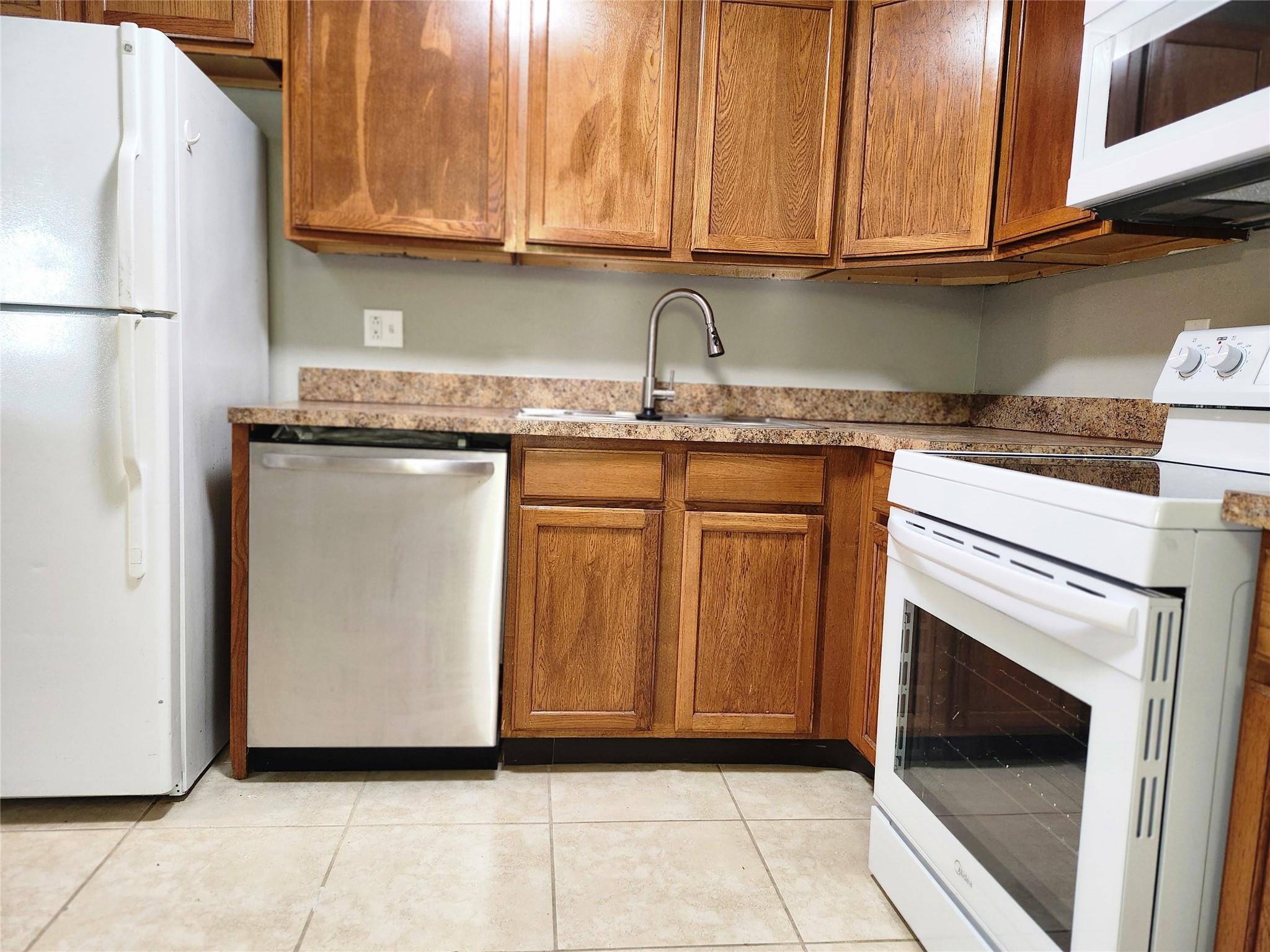 BROOKFIELD GARDENS 2 - Residential Lease