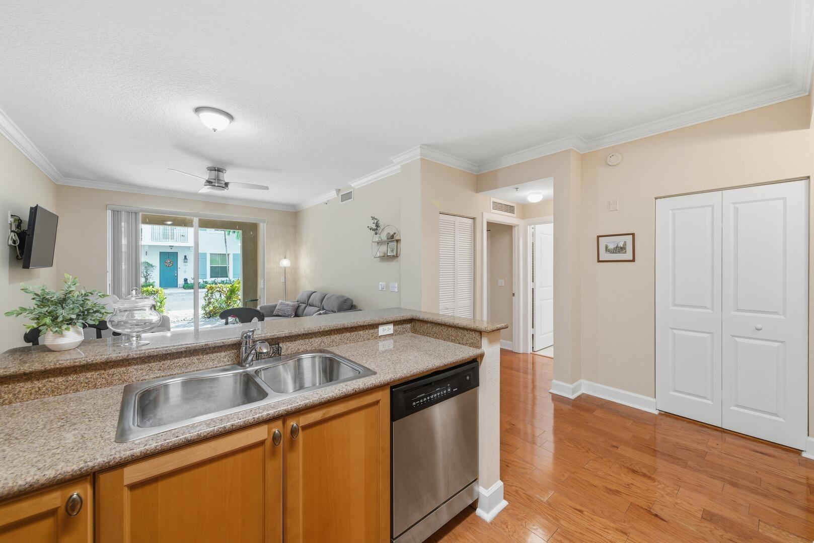 SAN RAPHAEL CONDO - Residential