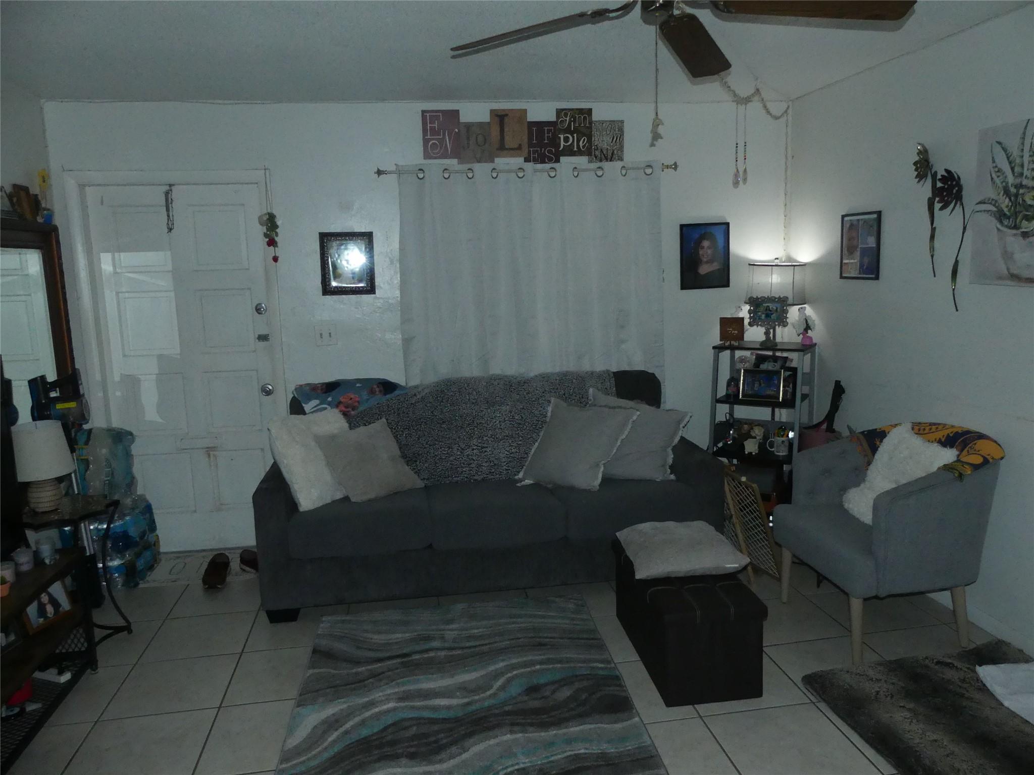 Davie 3-71 D - Residential Income