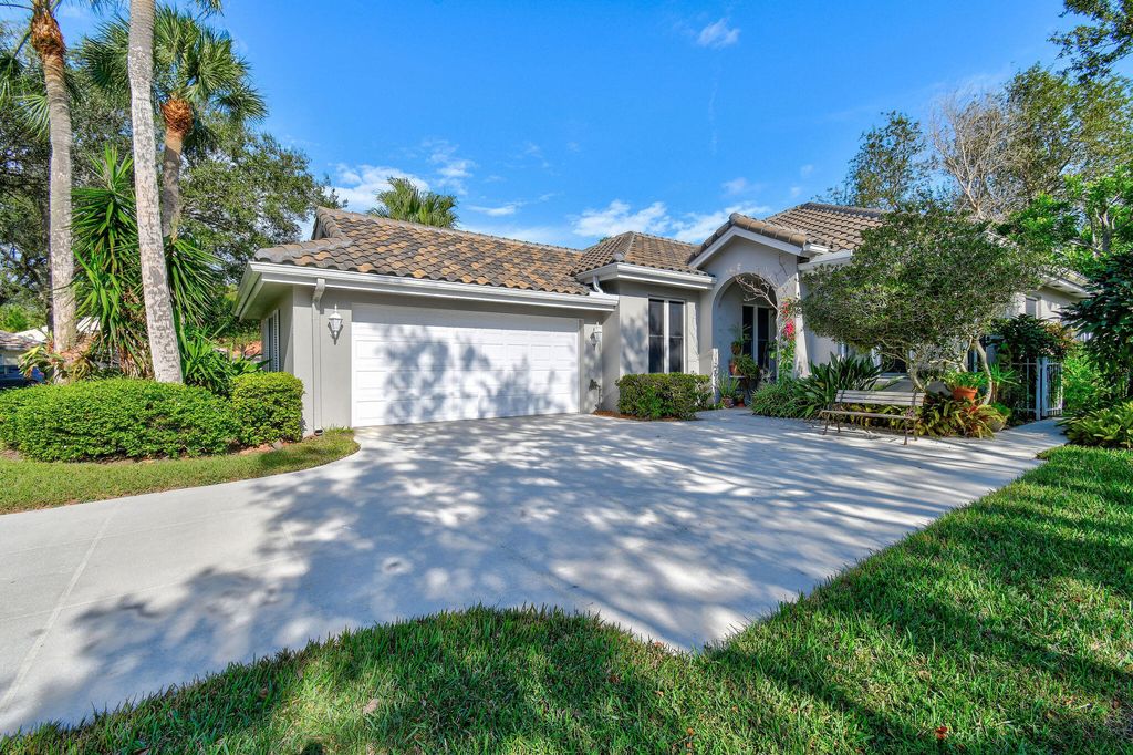 Photo of 187 S Hampton Drive, Jupiter, FL 33458 (MLS # R10853649)