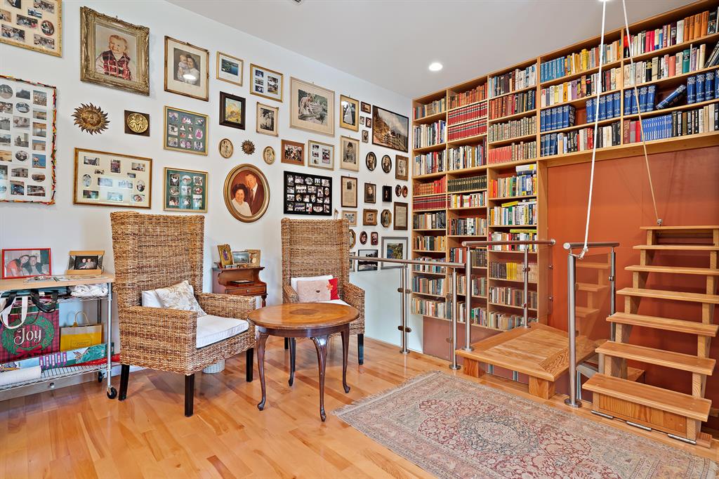 RANCH COLONY - RANCH ACRE - Residential