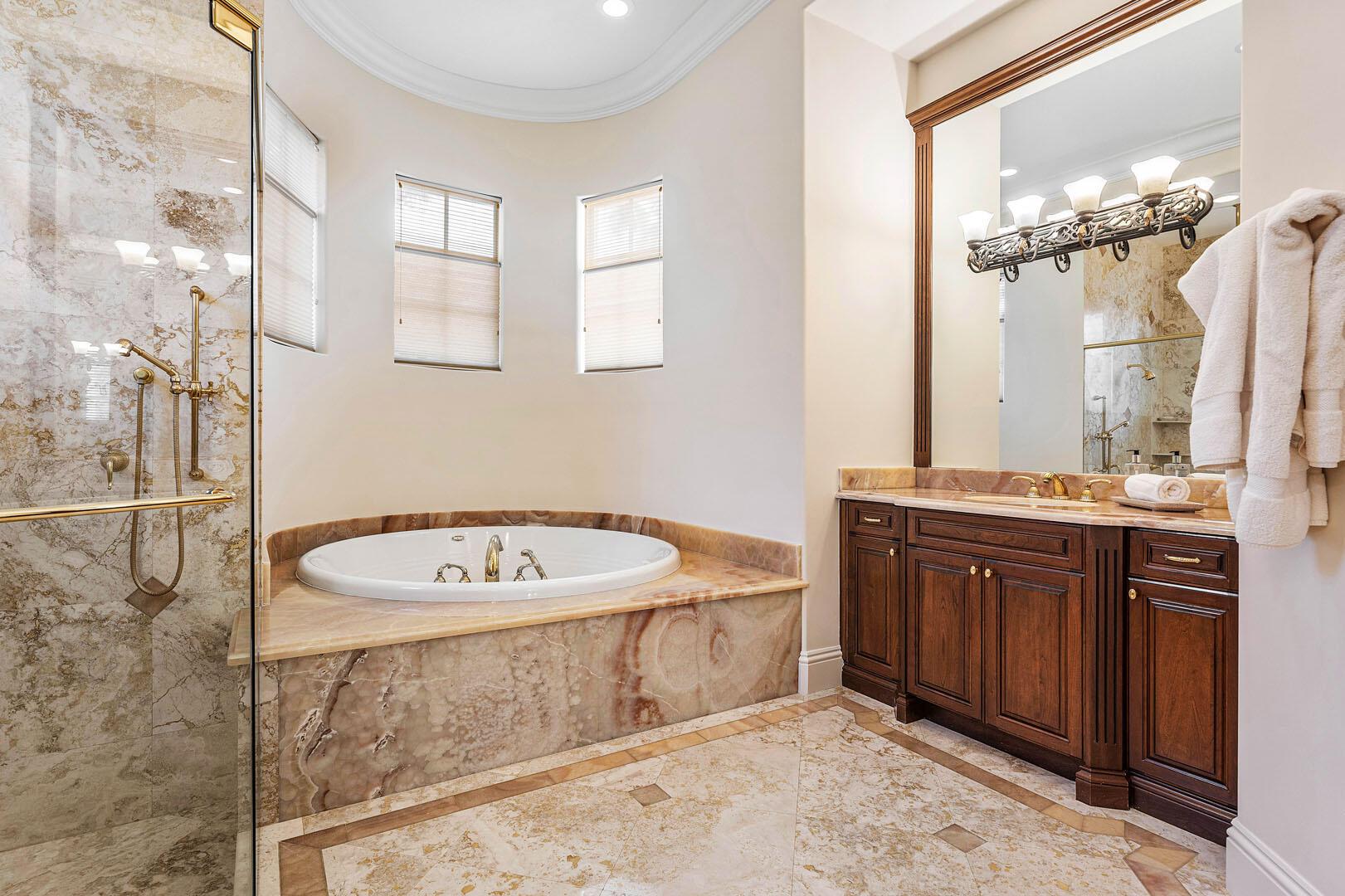 ROYAL PALM YACHT & COUNTR - Residential