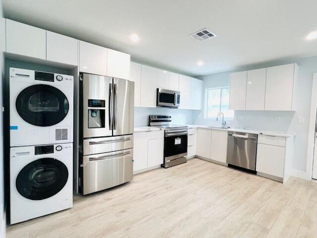 Photo of 206 SE 1st Avenue #1, Delray Beach, FL 33444 (MLS # B26020462)