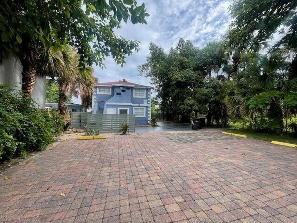 Photo of 919 2nd Street #1, West Palm Beach, FL 33401 (MLS # B26025745)