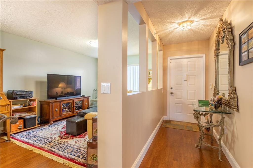 KINGS POINTE - Residential