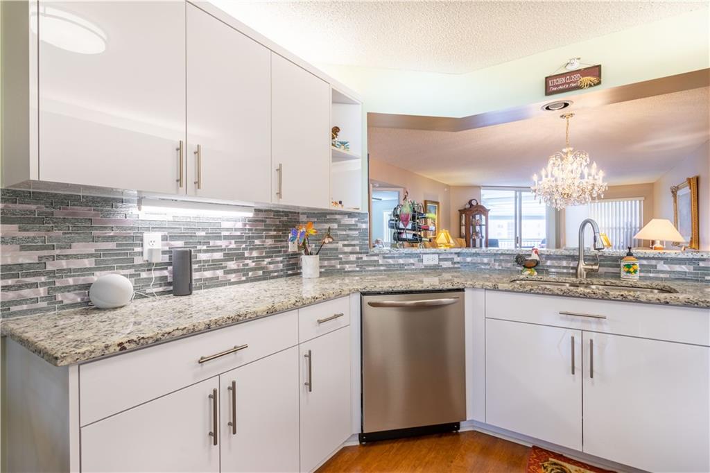 KINGS POINTE - Residential