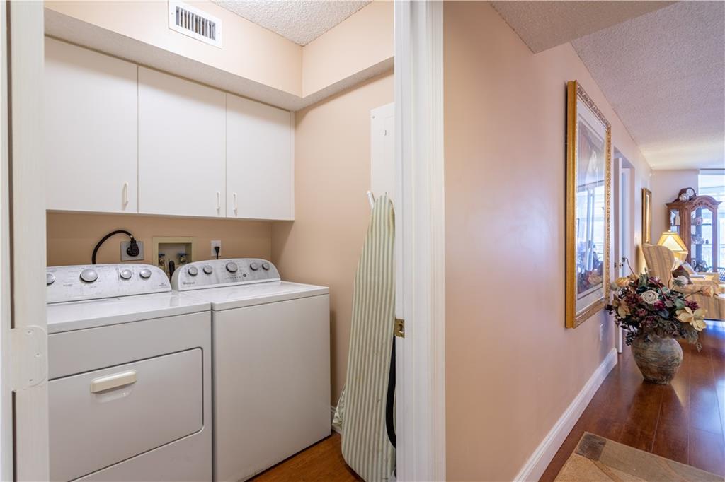 KINGS POINTE - Residential