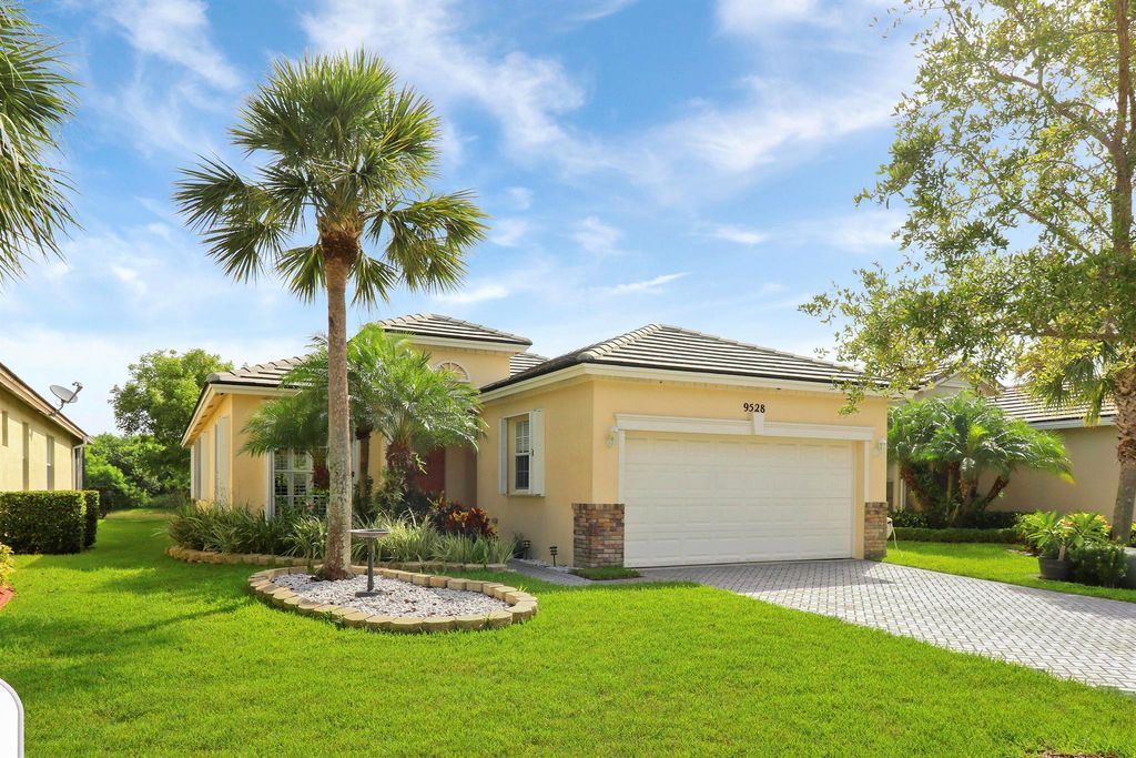 Photo of 9528 SW Flowermound Circle, Port St Lucie, FL 34987 (MLS # R10909144)